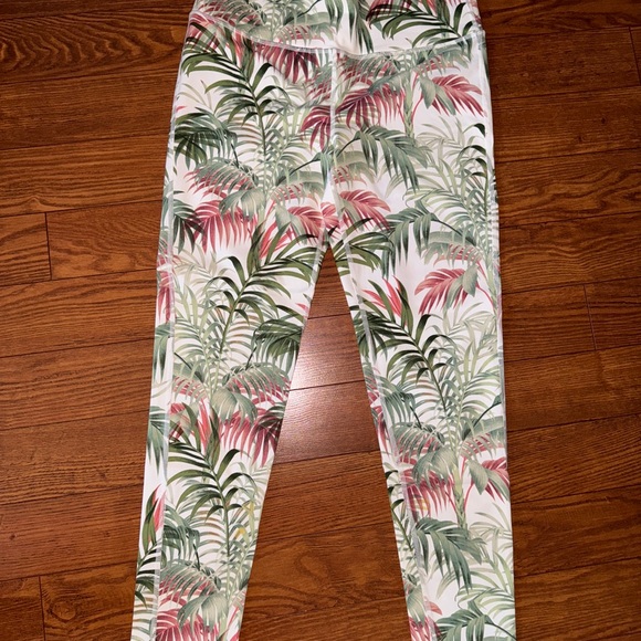 Workout Outfit - Picture 9 of 10